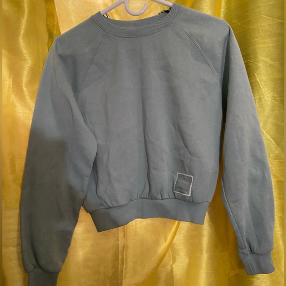 a light teal sweater - Picture 3 of 5